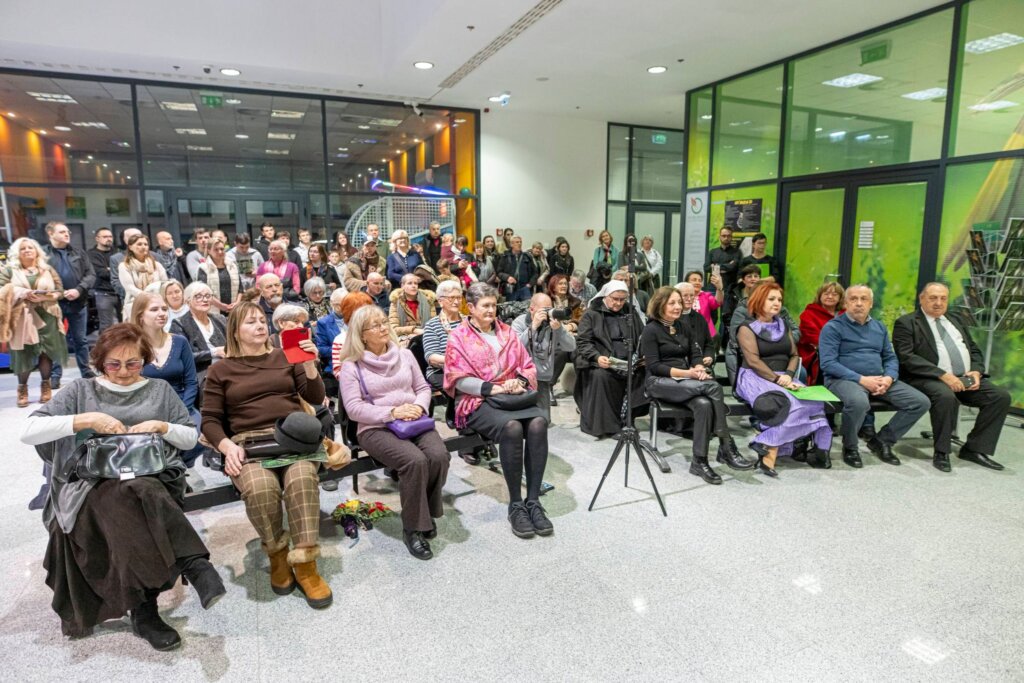 618190189 1307596001392391 1972473253915534302 N