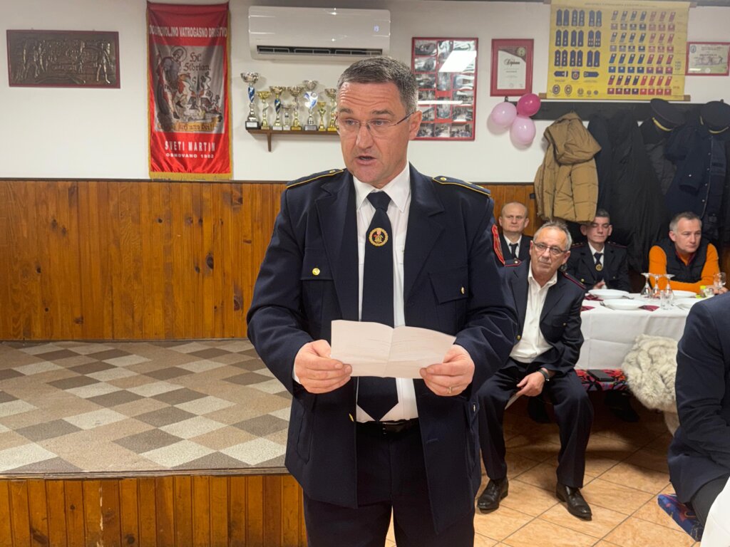 8b6dd951 Cc4b 40f3 9261 31c86c2df960