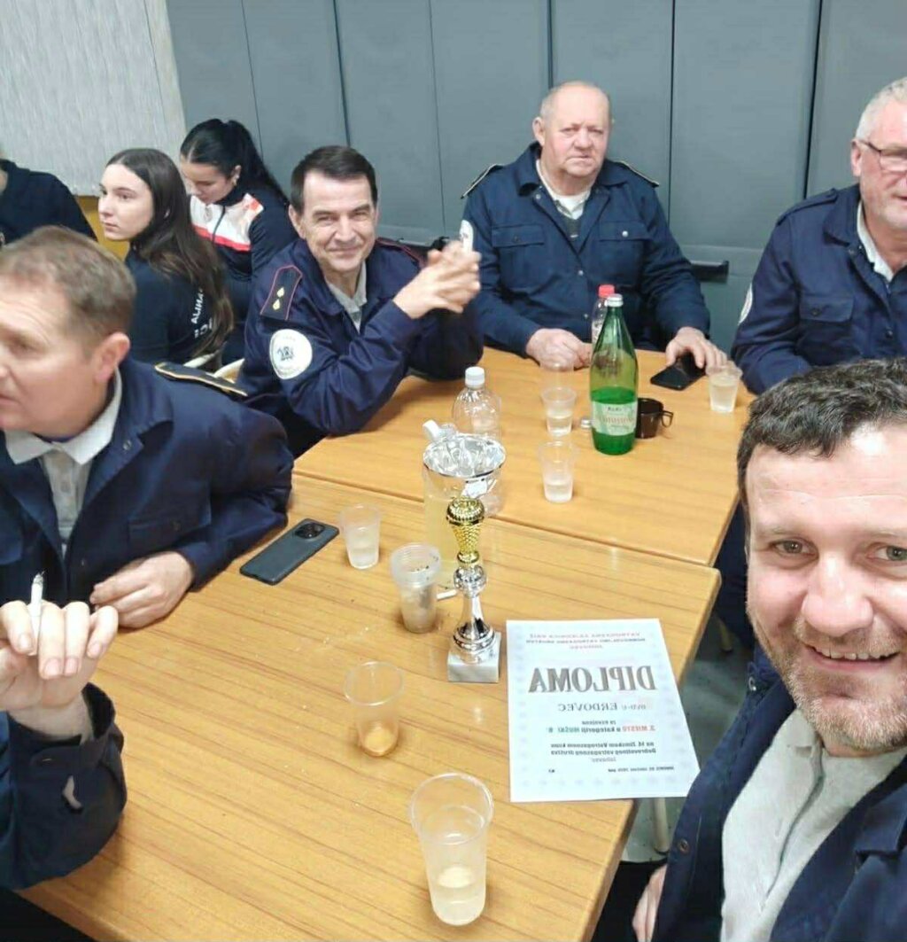 96b00ab7 Aede 4d5e Bea9 Ff78de7e0d88