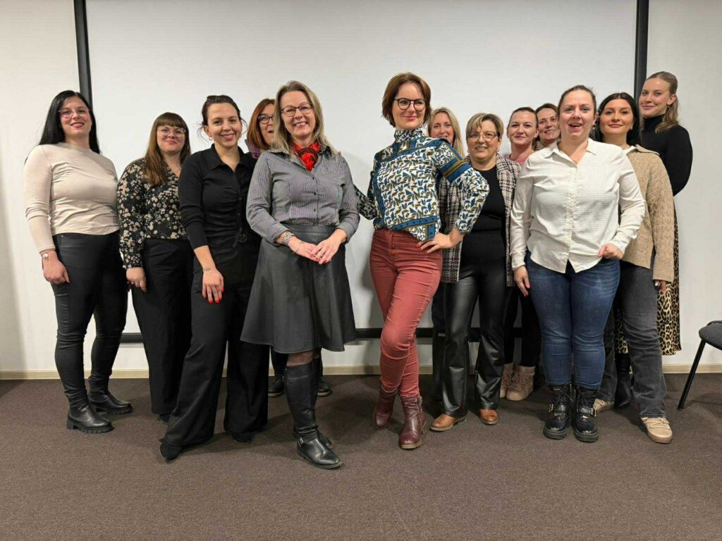 9d2075f3 9781 4f52 Ab30 104a30c04af9