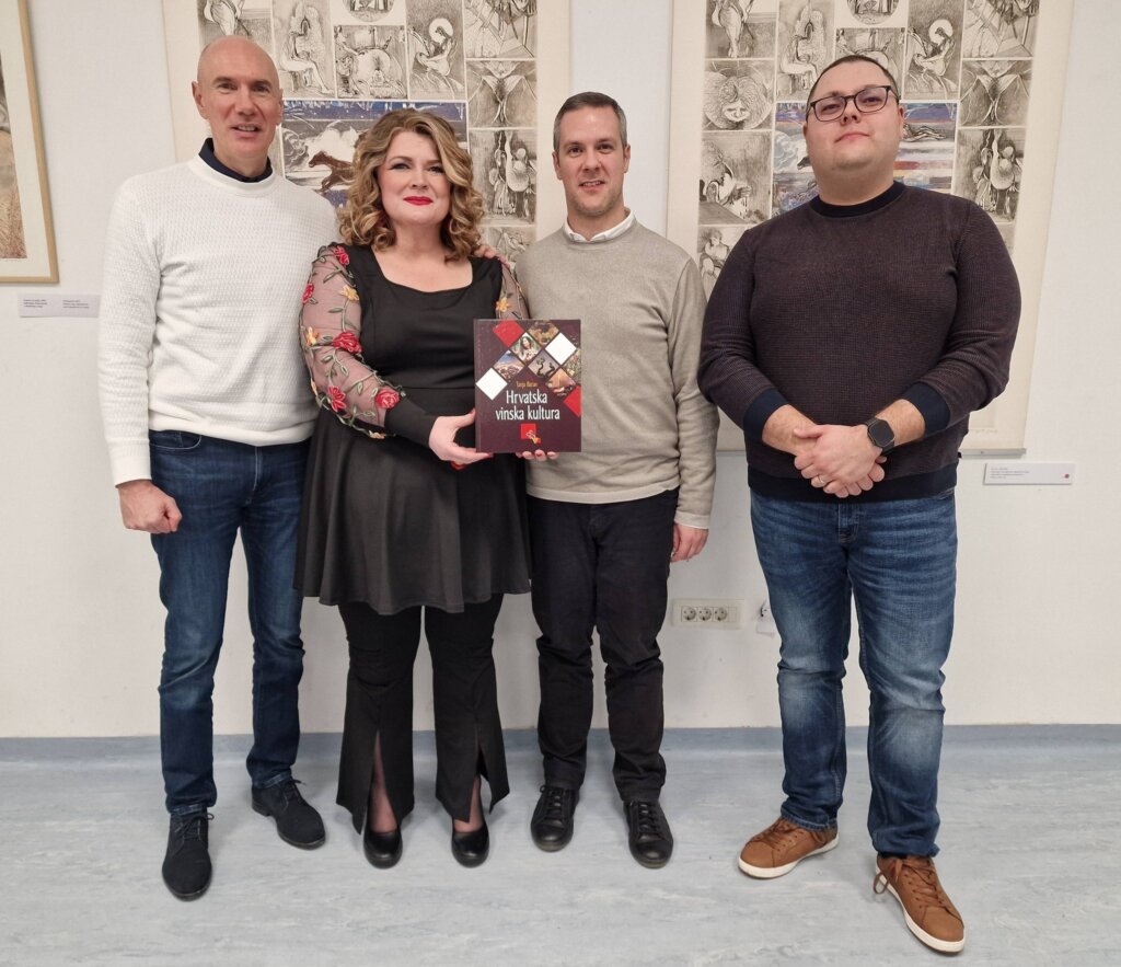 Dekan Dario Vučenović I Profesori Fakulteta Hrvatskih Studija S Autoricom