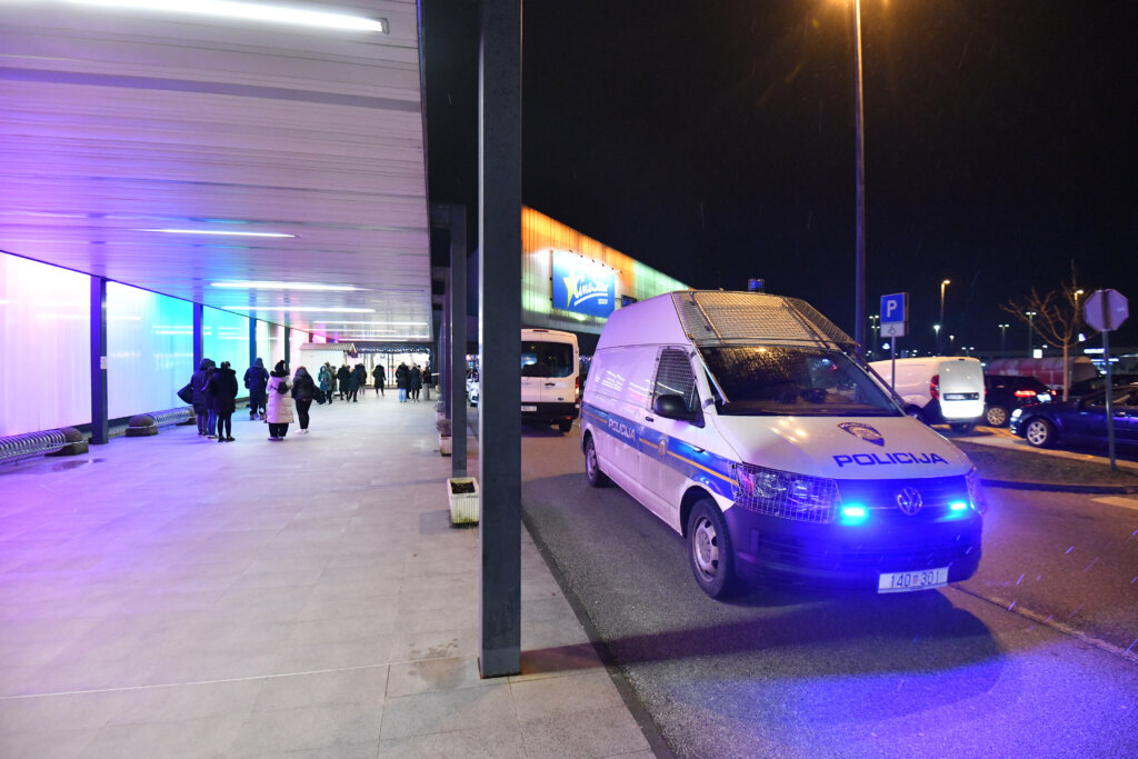 Varaždin: Evakuiran Trgovački Centar Lumini, U Tijeku Je Policijski Pregled