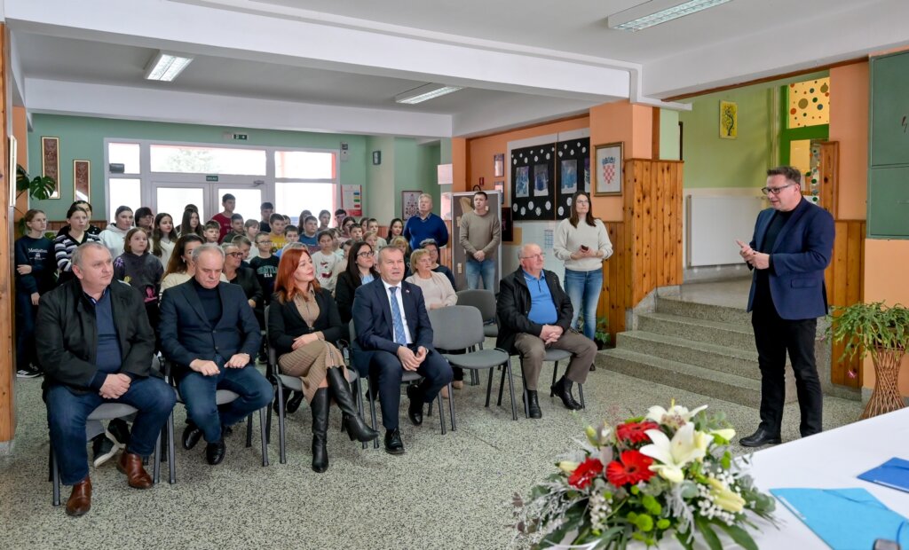 Podrucna Skola Cvetlin 10