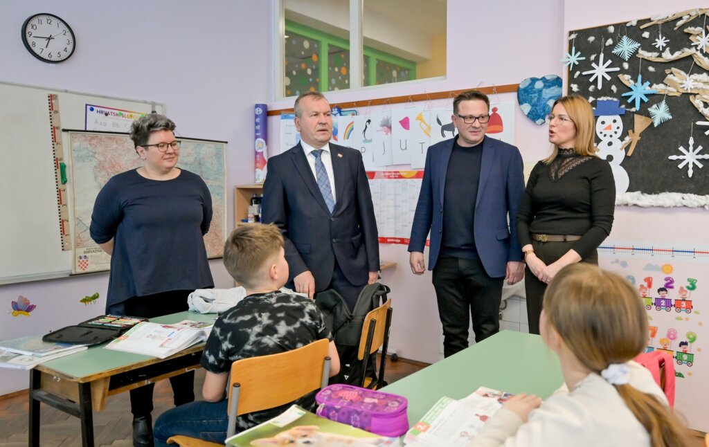 Podrucna Skola Cvetlin 28