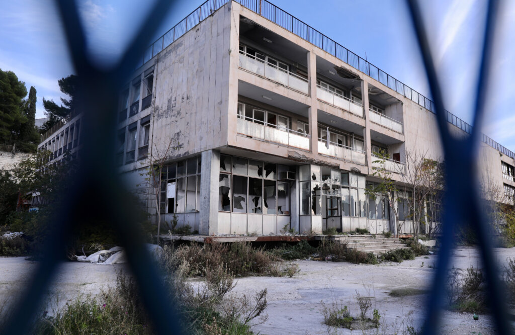 Split: Devastirani Bivši Pogon Dalmacijavina U Gradskoj Luci