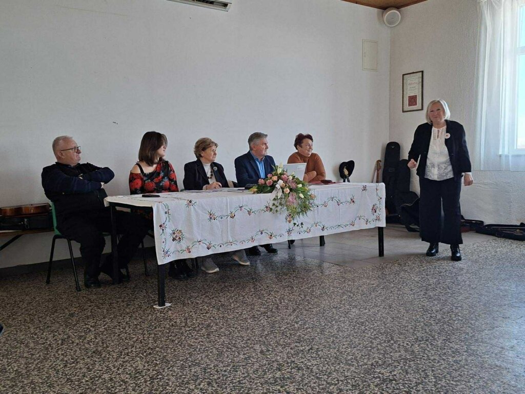 E486fb3e F19f 4e1c B8f9 89c0e935aeb9