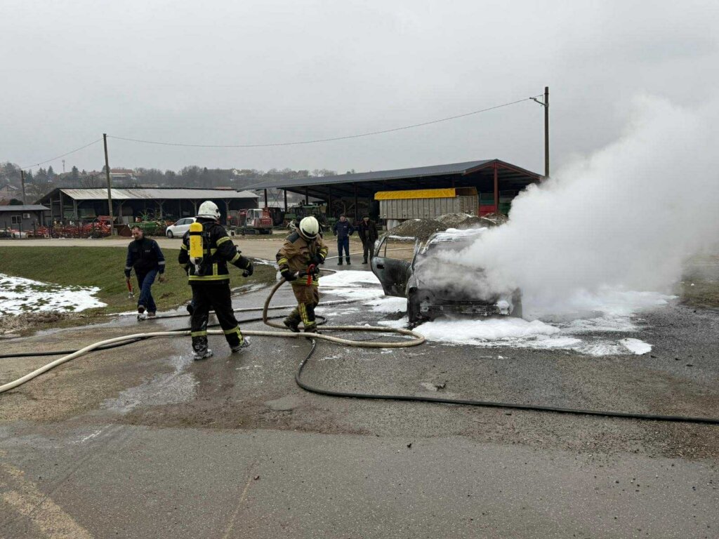 Gradec Požar Auta (2)