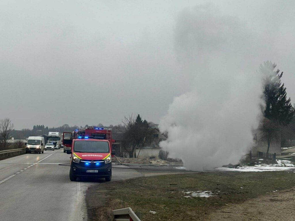 Gradec Požar Auta (8)