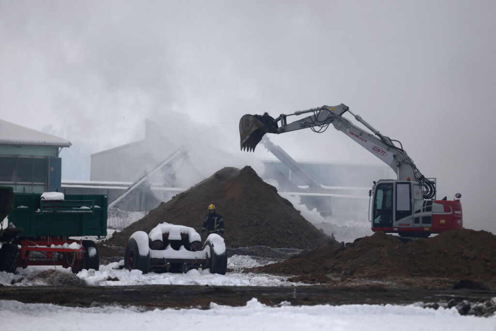 Vrbovec: Gori 6000 Bala Na Farmi