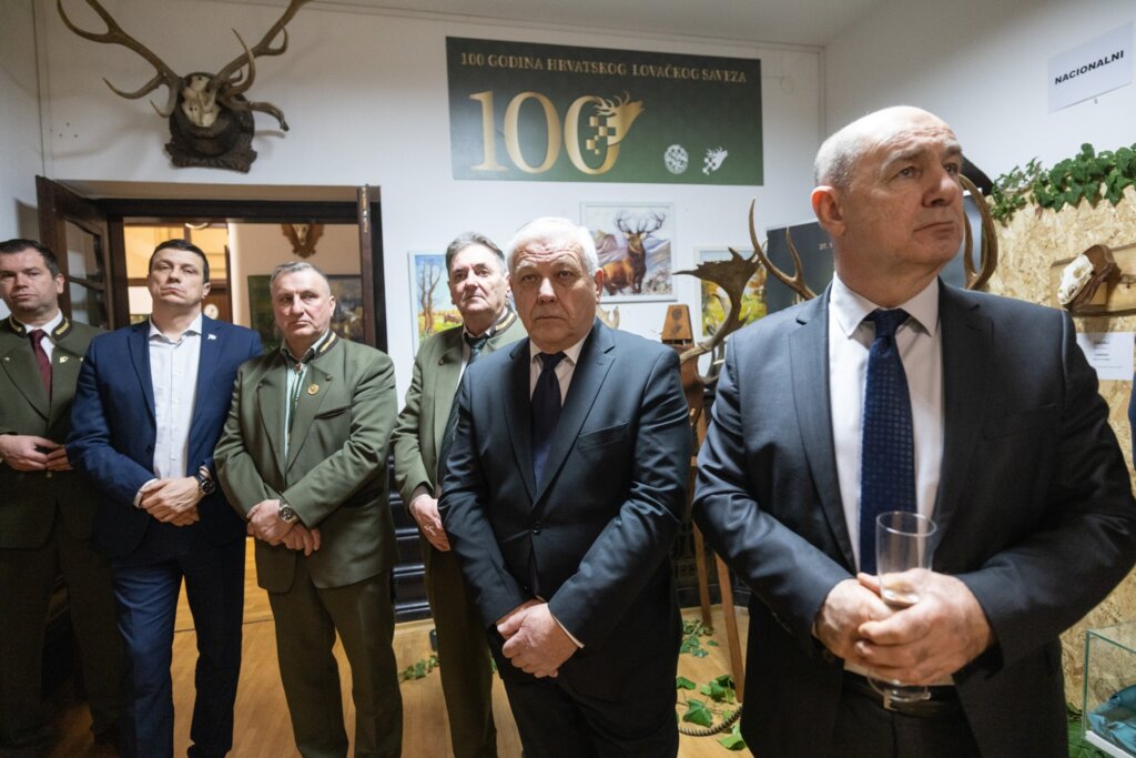 627341743 122228744096144433 6783096160268680122 N