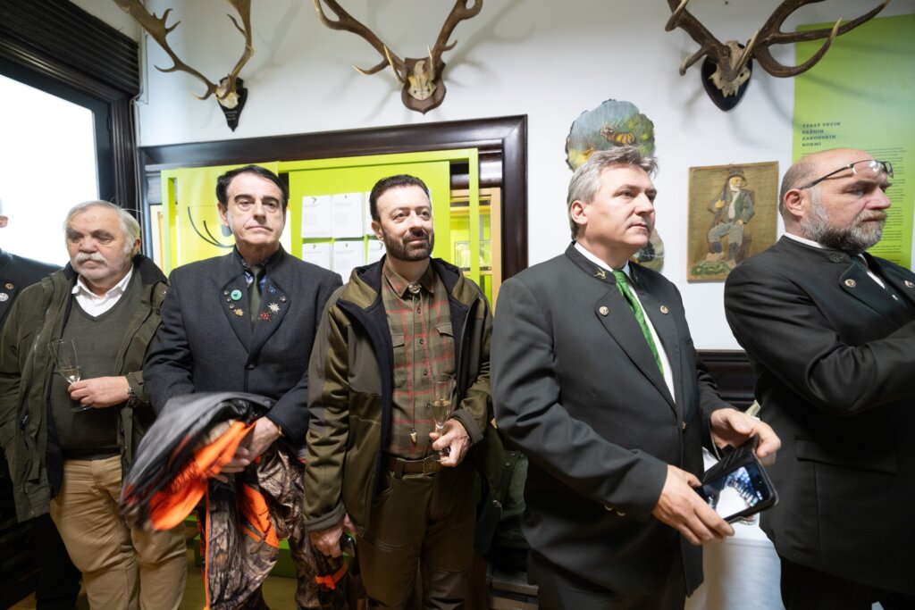 627374483 122228743256144433 269758249699013930 N