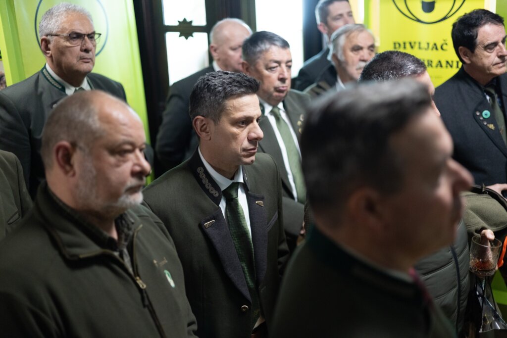 627374484 122228743106144433 2498476693738294292 N