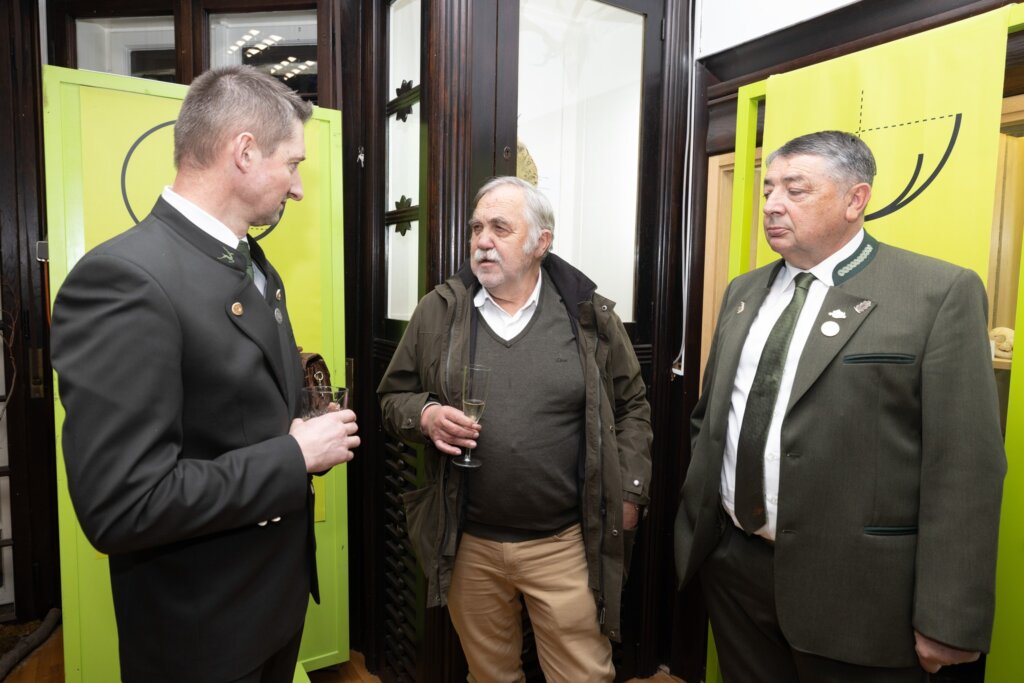 627449215 122228742662144433 2675782515833557519 N