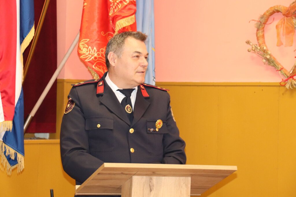 642397636 1272072888348125 3246533487961980343 N