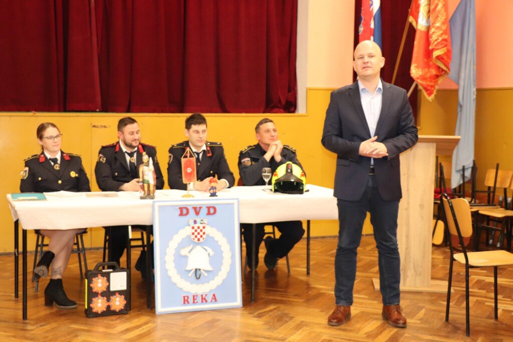 642787941 1272073178348096 8324843988804965185 N