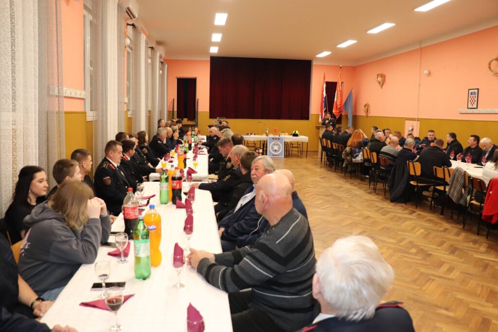 644034855 1272072358348178 667477688950598703 N