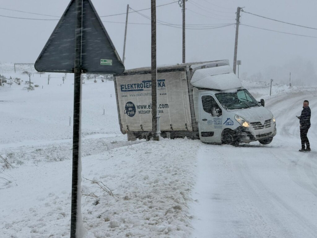 6e01d331 726e 4d90 B44c B1d671ac47e9