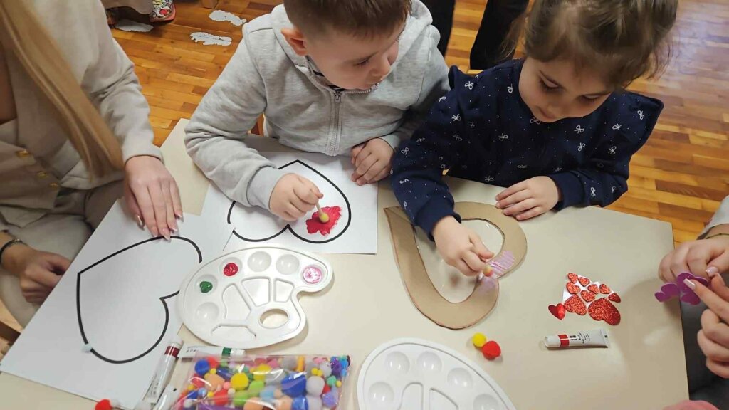 8f063683 4fbe 4484 9586 80ec1aaed162