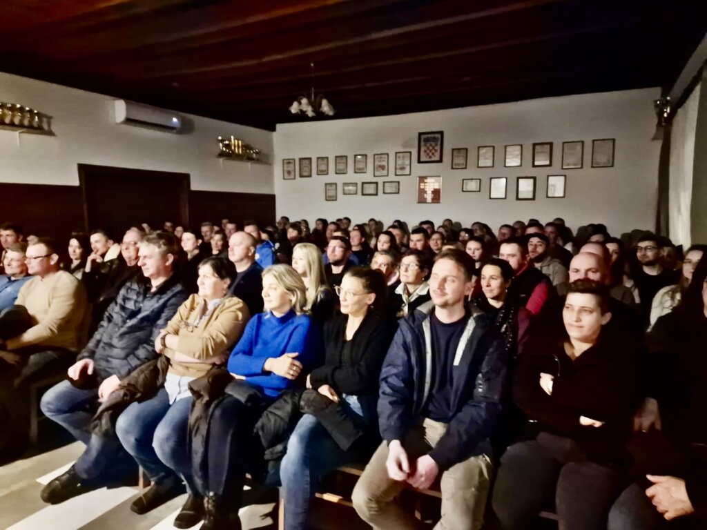 9e183dbc 12c7 43a4 Adbb A349ab305d79