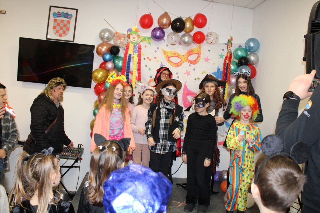 Img 67931d303b0494aaebf70b779e0c62a3 V