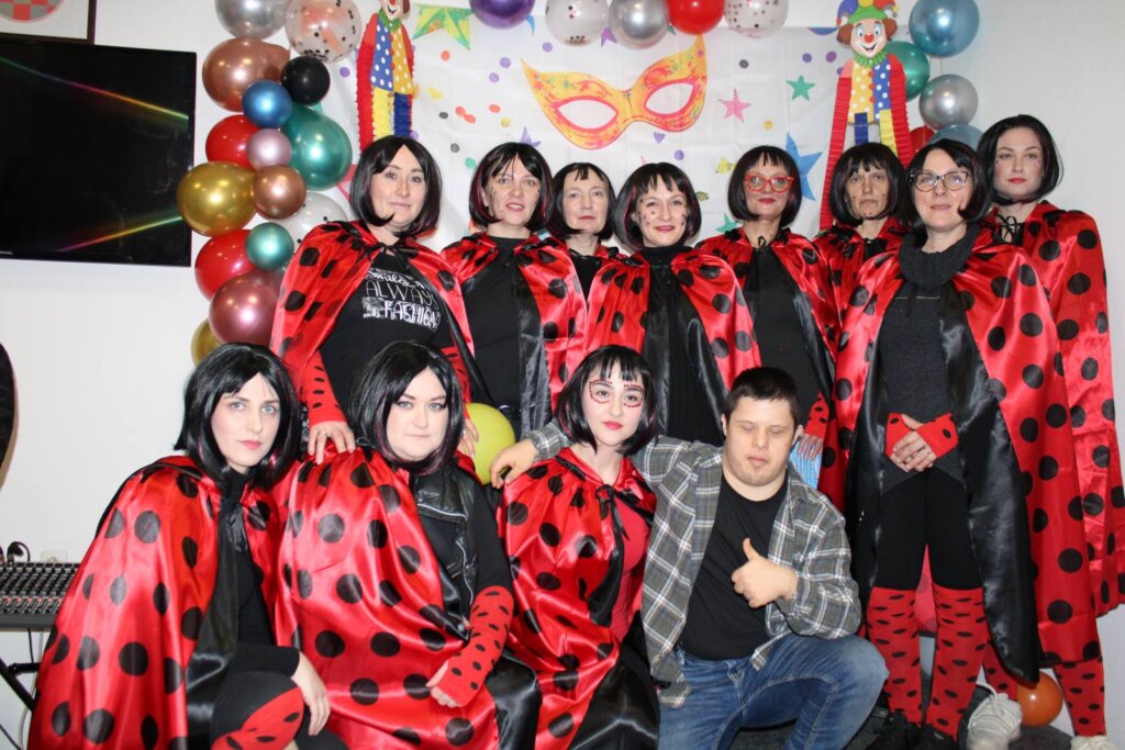 Img 990efe72d7d4dd746144ce2080cdc636 V