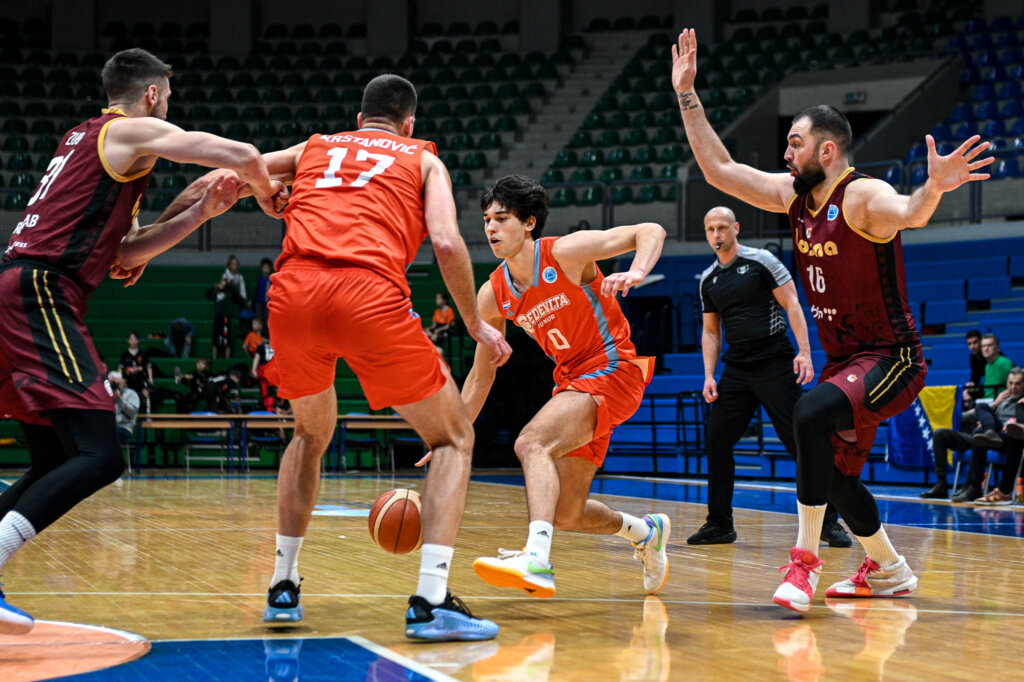 Zagreb: Kk Cedevita Junior I Kk Bosna Bh Telecom U 5. Kolu Fiba Europa Kupa