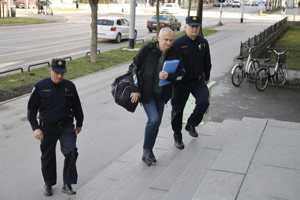 Osijek: Privođenje Gradonačelnika Vinka Grgića Kod Istražnog Suca