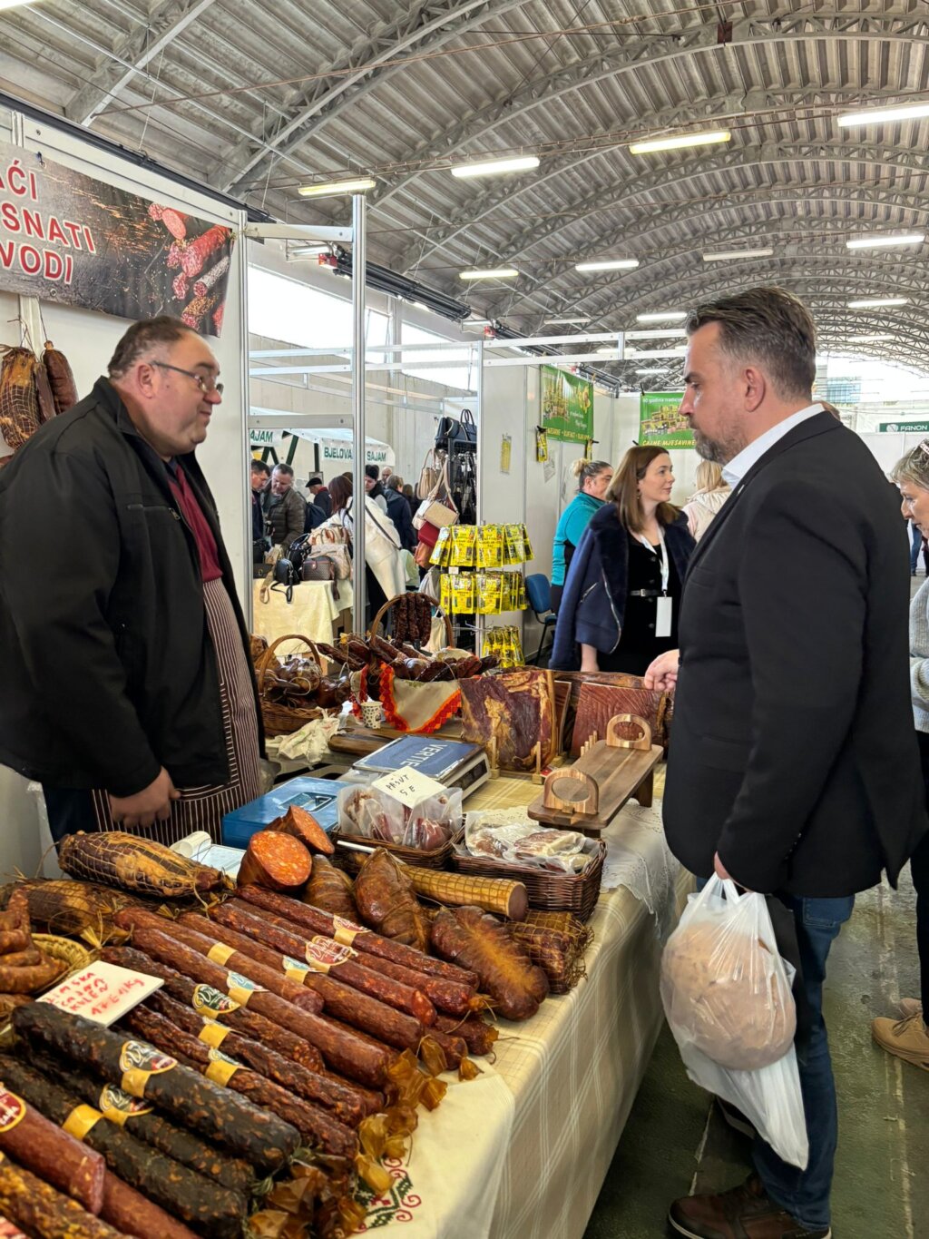 C09e8458 6a33 49cd Bcc1 457006f03c04