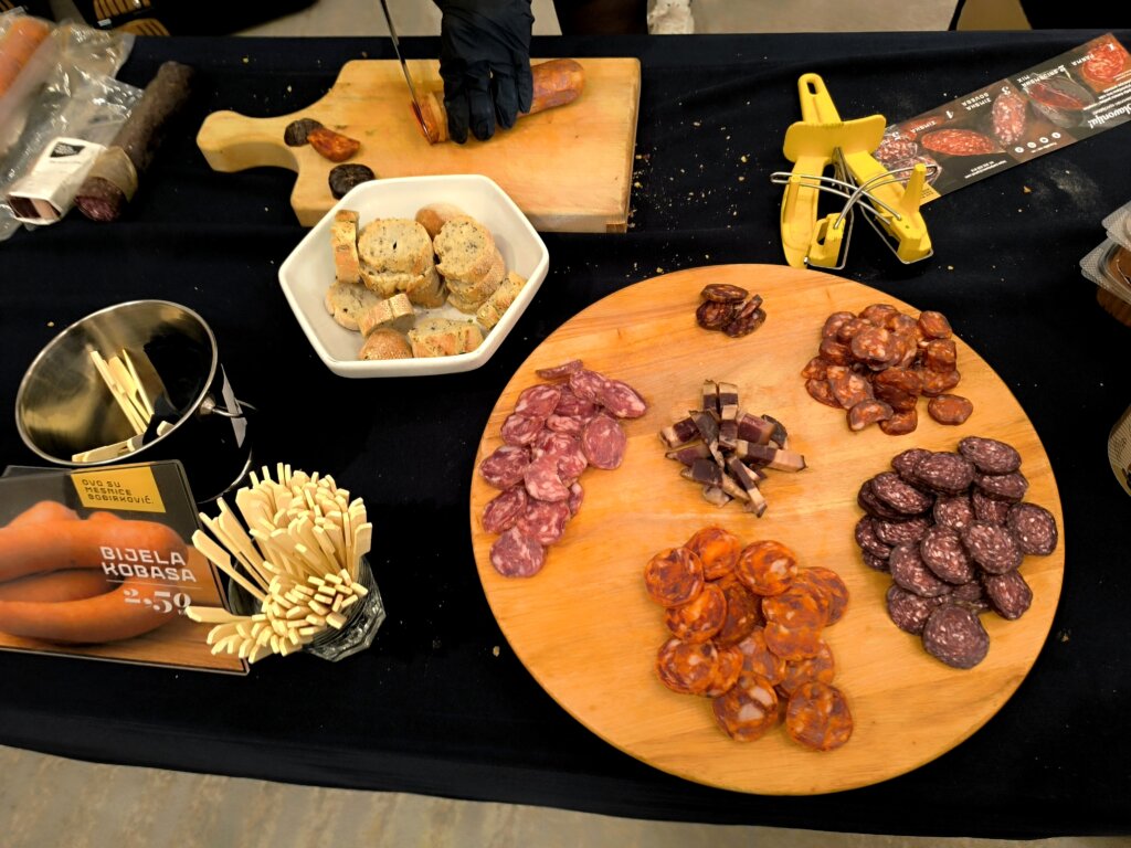 Degustriranje Kobasica Foto Paulina Mlinaric