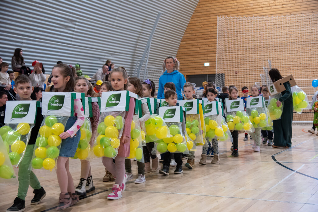 Fašnik Kž 2528 (45)