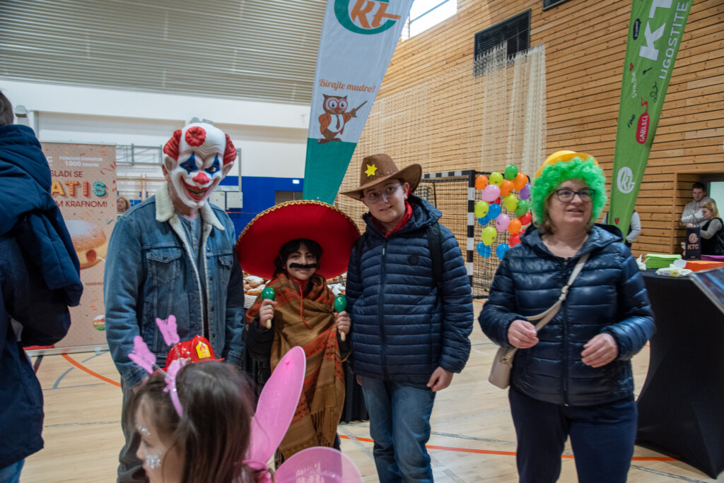 Fašnik Kž 2528 (76)