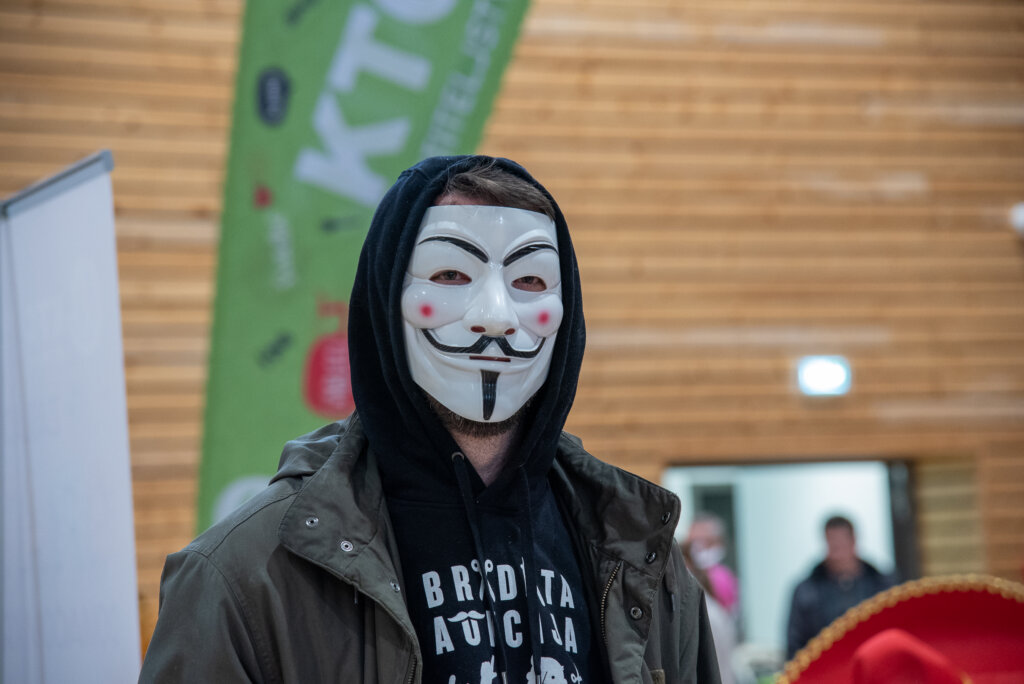 Fašnik Kž 2528 (87)