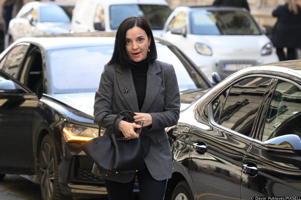 Zagreb: Dolazak članova Hdz A Na Zajedničku Sjednicu Predsjedništva I Nacionalnog Odbora