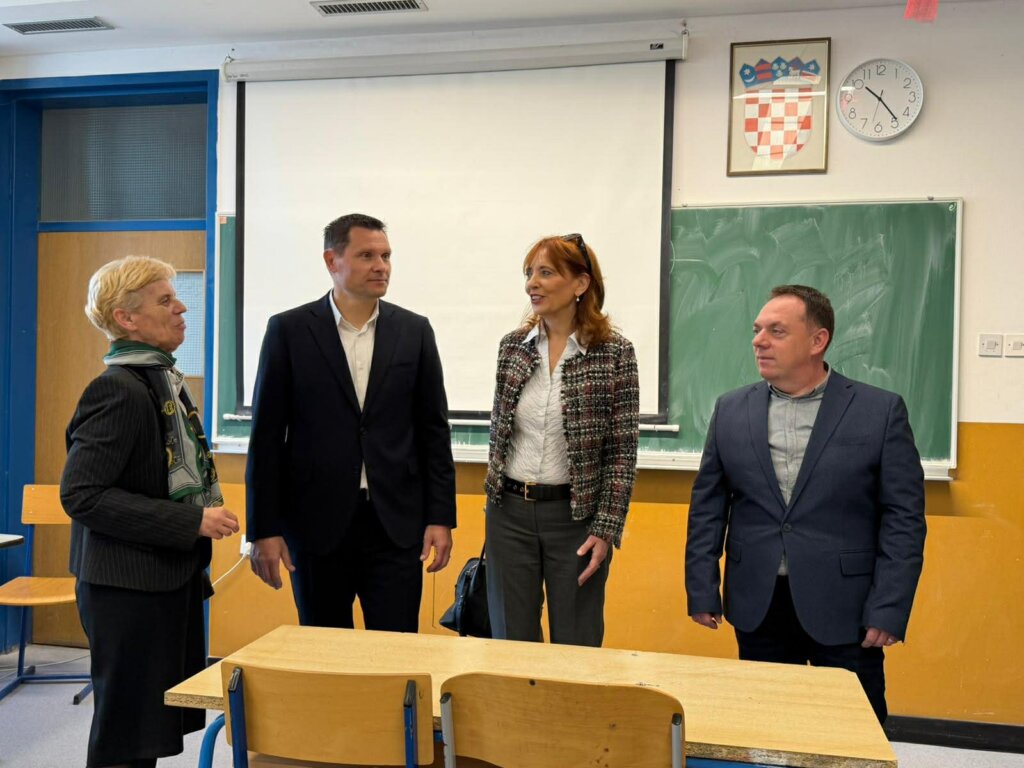 08e30b93 8860 4d38 B1d7 E7ae2e73328d