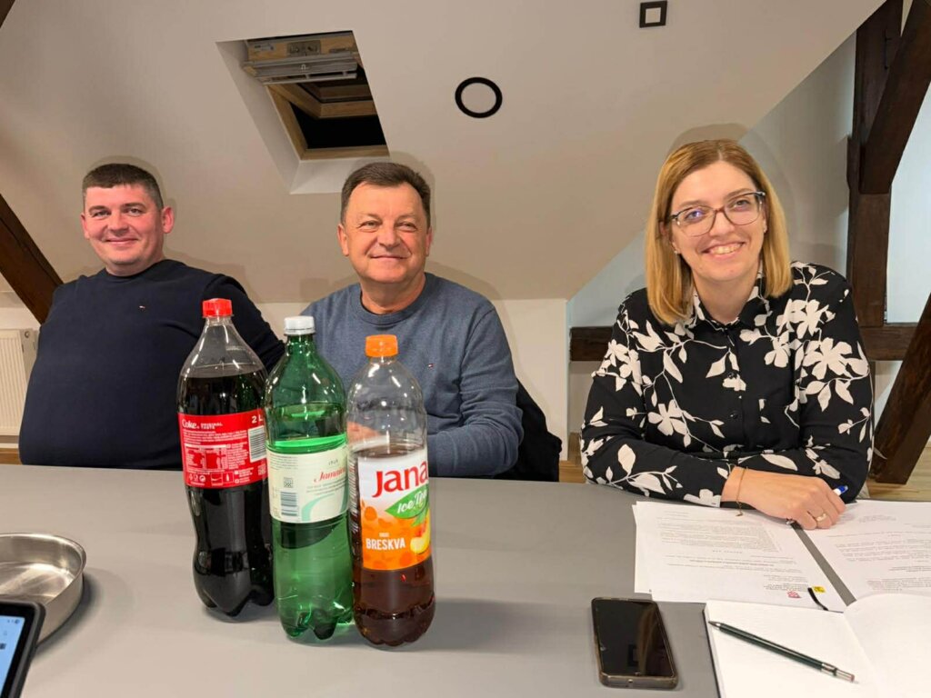 18db32b1 Ebaf 47a6 Ac9c D581f2949c9b