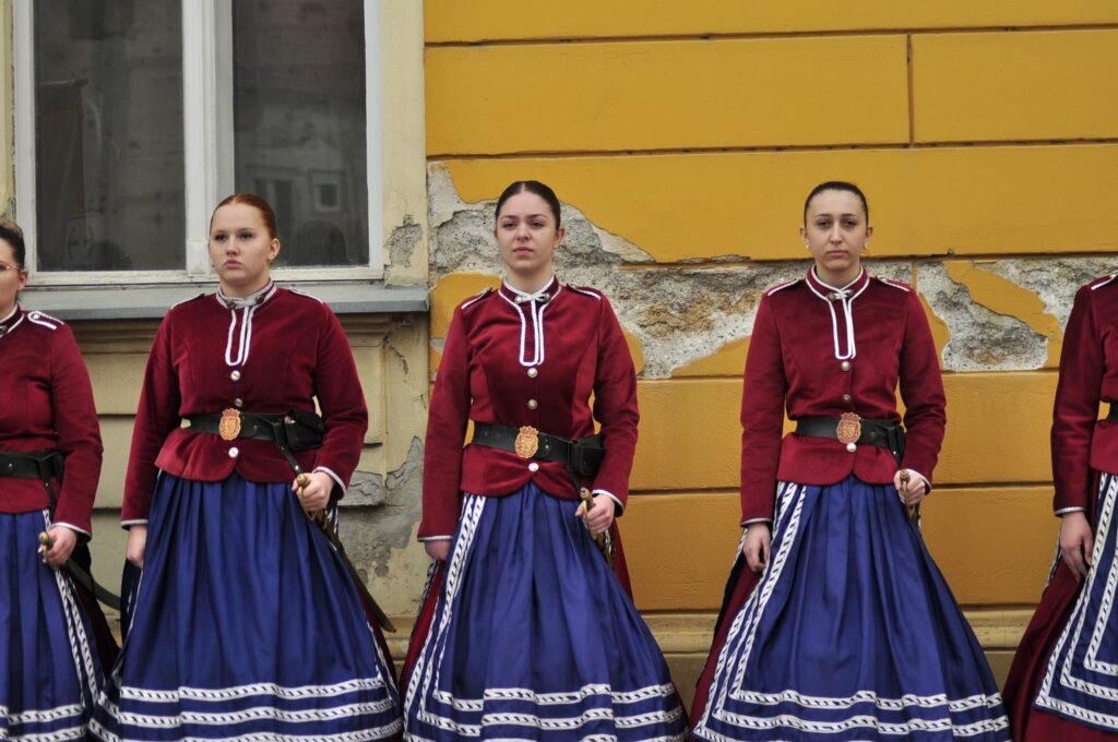 1b31de5d 3722 4aa6 8264 219674458c5e