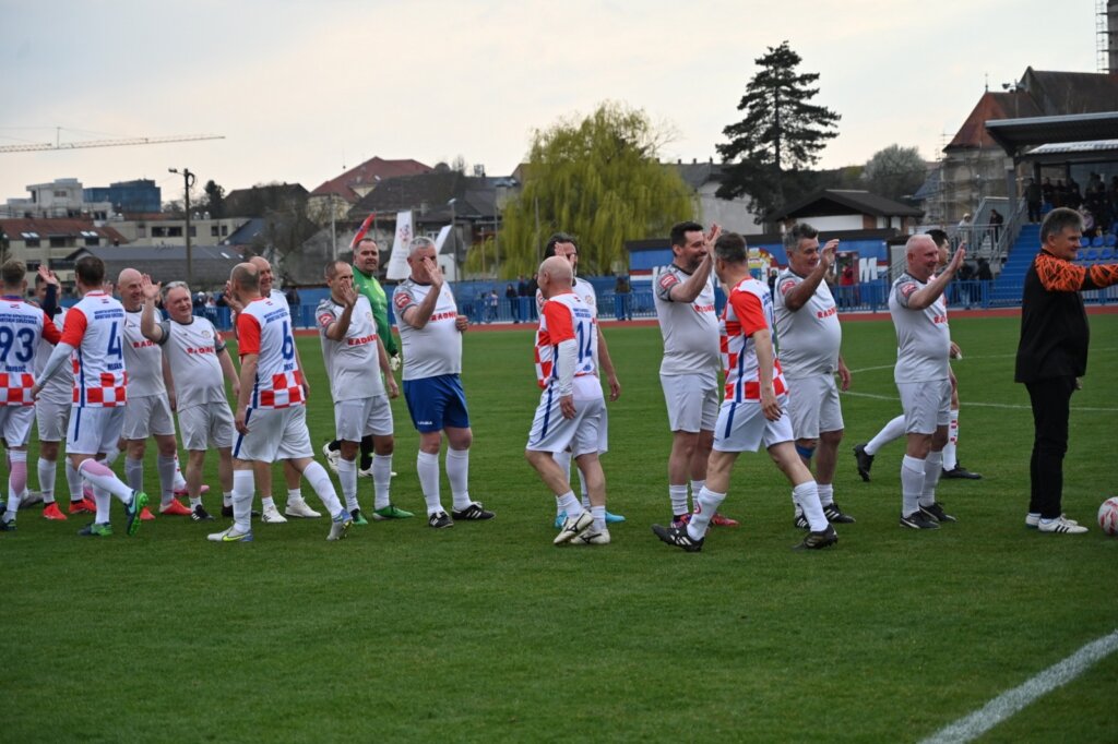 1b616b94 Ace8 4aac 9006 78e6317b7a33