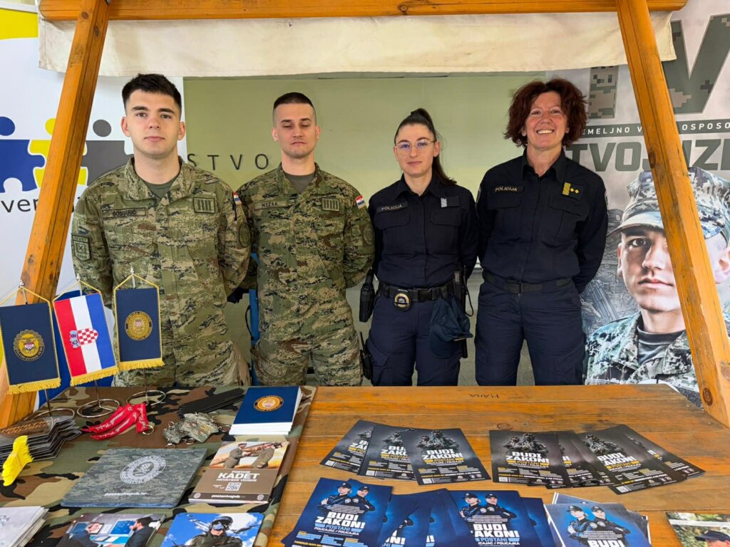 34e34dbd 8152 4105 83db 9eb65b74dfc7