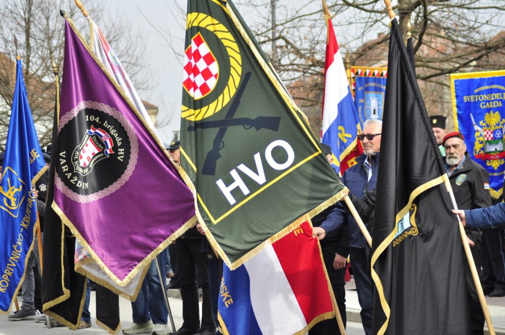 4dce5943 1f71 4ff8 B016 5663cdfaef4c