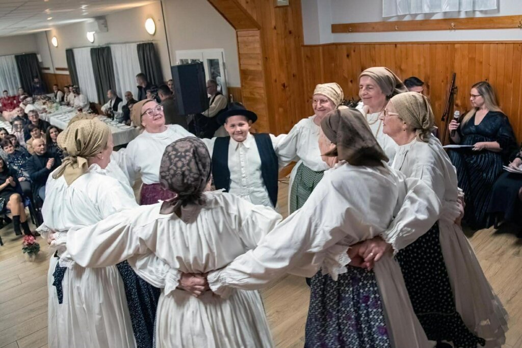 5b2c01fe C3aa 4e0a B98b 21e813656444