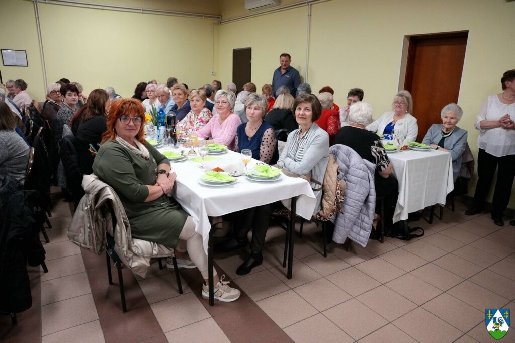 646942981 1224740516412104 8801979889829149843 N 1