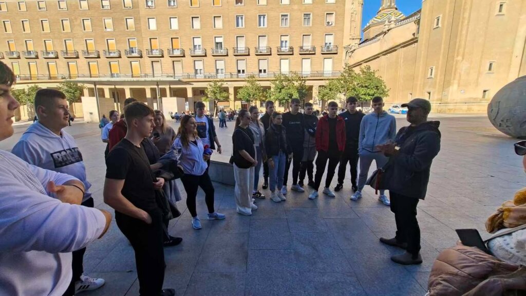 647369729 904995675617231 1680623997825159016 N