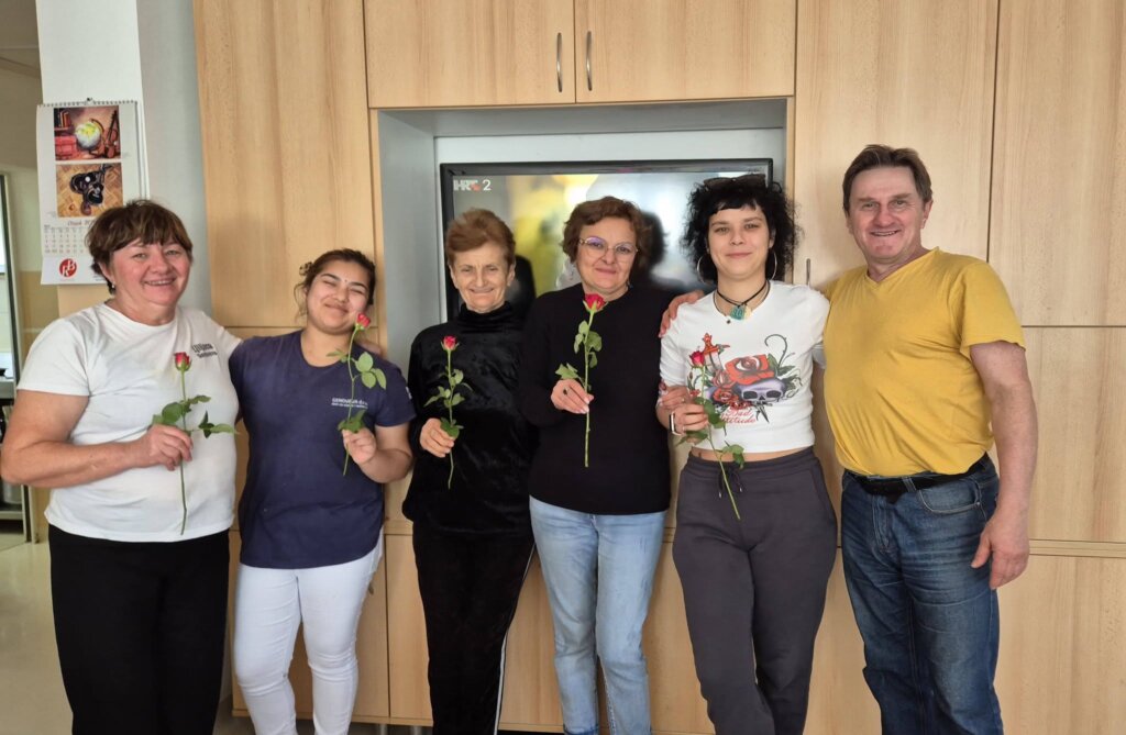 648776076 3963608920605272 8069206937181693076 N