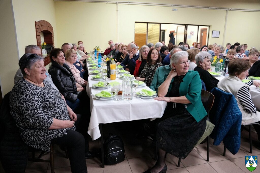 648790504 1224740389745450 3628142927792510061 N