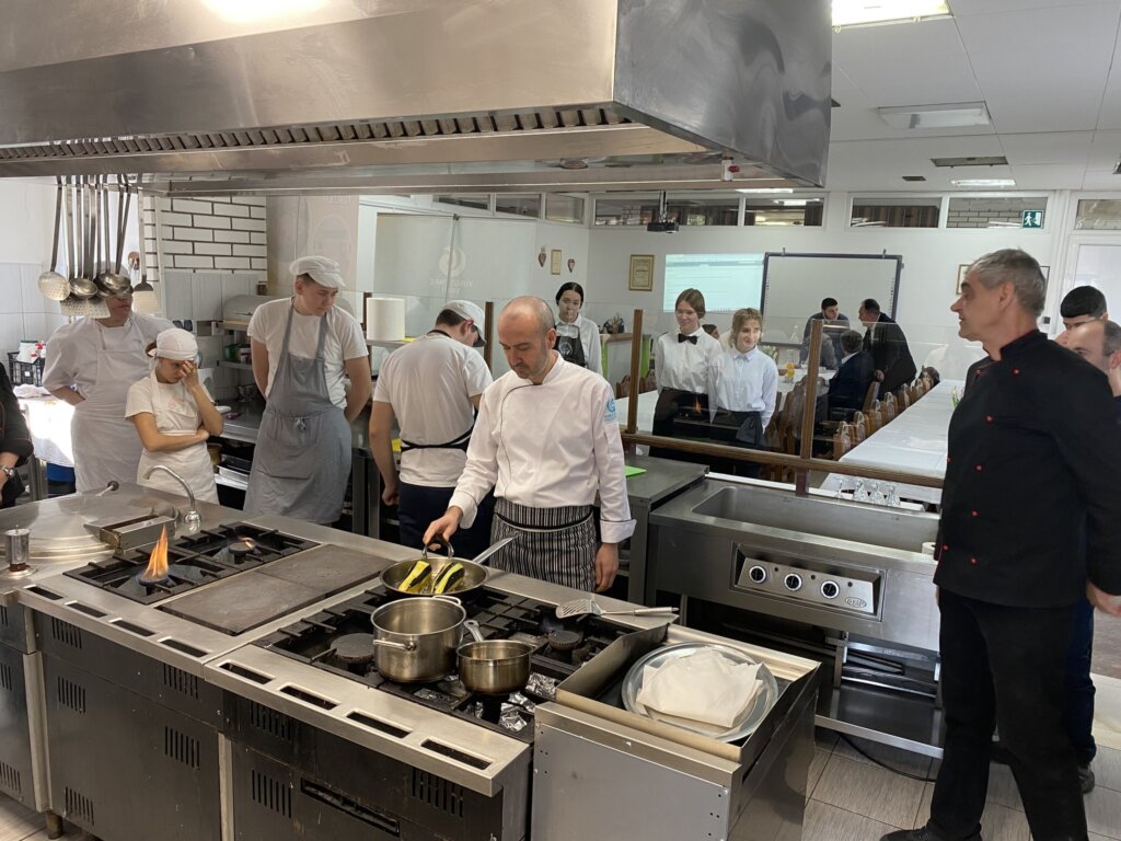 651015418 1419787156858417 3752329938661196439 N