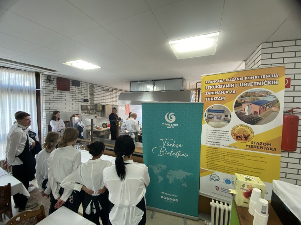 651177725 1419787163525083 4608839207927329954 N