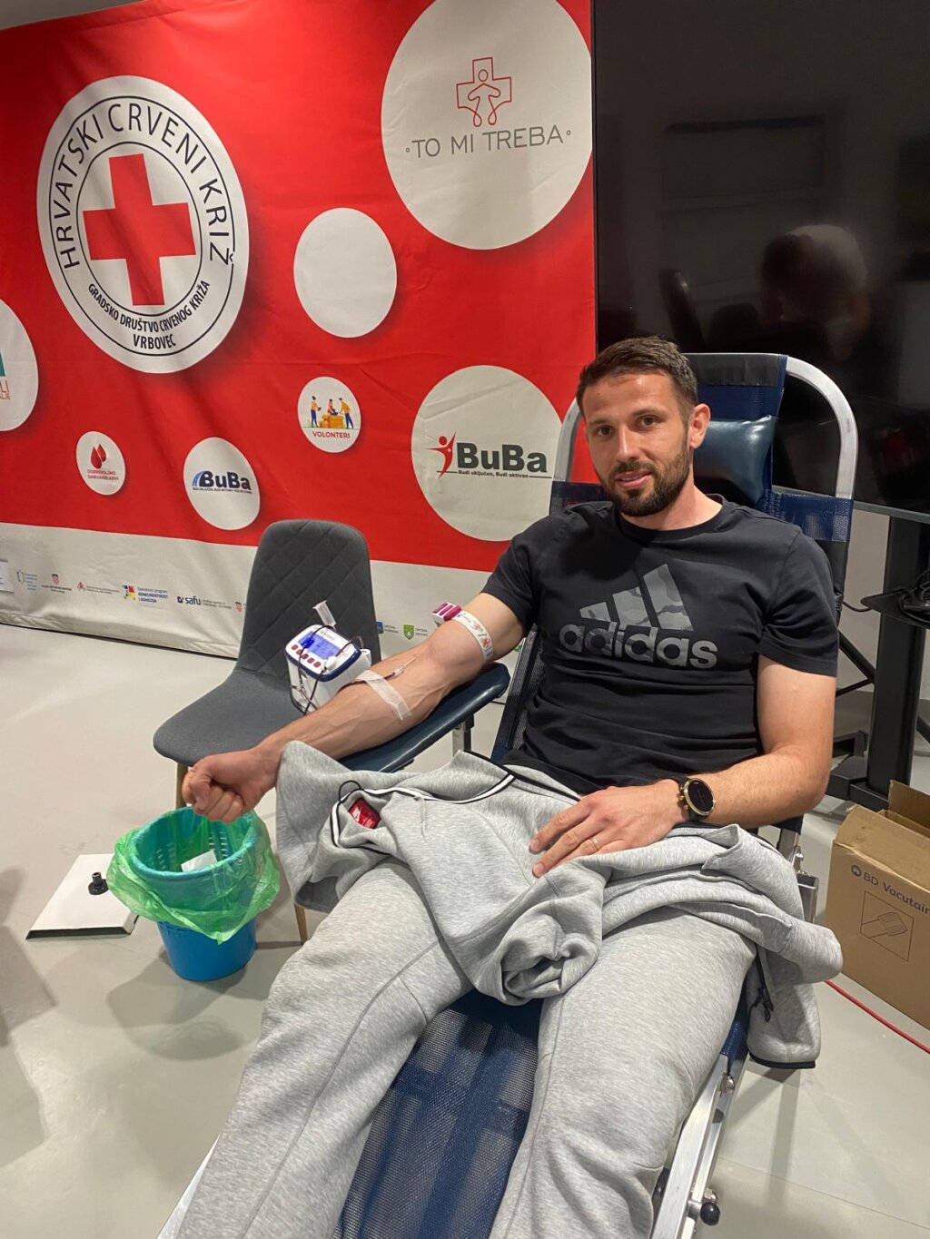 651753808 2184939258979589 2102341617893851284 N