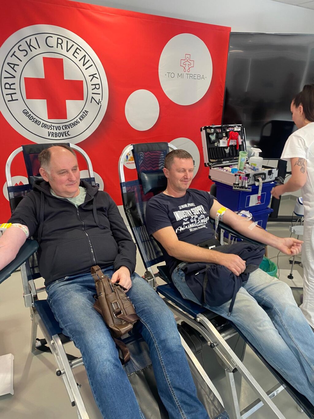 653706045 2184939678979547 1289036019579633156 N