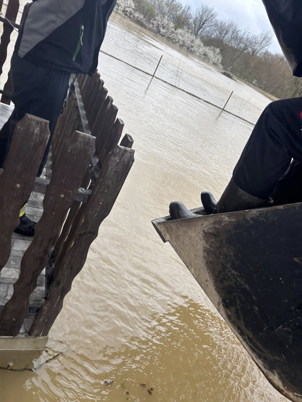 655764774 122103890570982397 8023805981152777491 N