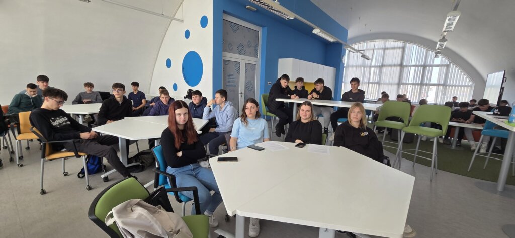 656912905 1520126540116883 4524307119024834449 N